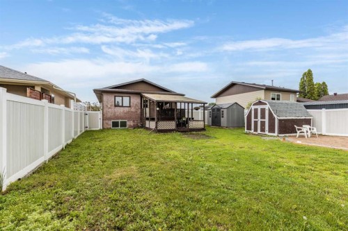 910 7 Street Se, Redcliff, AB 