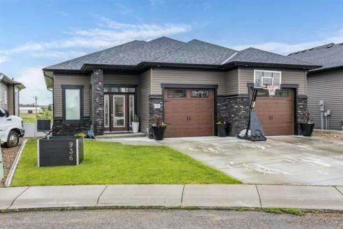 936 Maskell Place Se, Redcliff, AB - Outdoor