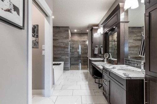 936 Maskell Place Se, Redcliff, AB - Indoor Photo Showing Bathroom