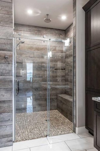 936 Maskell Place Se, Redcliff, AB - Indoor Photo Showing Bathroom