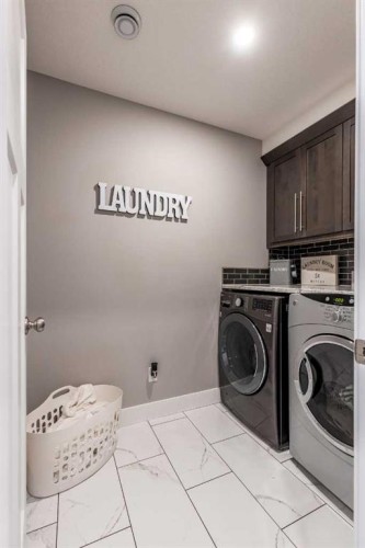 936 Maskell Place Se, Redcliff, AB - Indoor Photo Showing Laundry Room