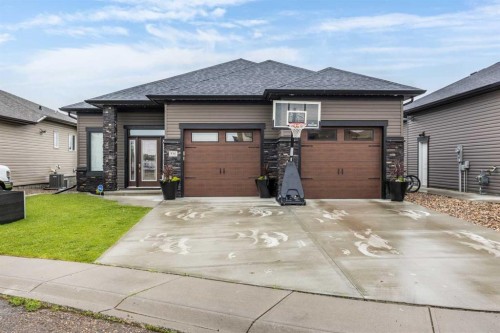 936 Maskell Place Se, Redcliff, AB - Outdoor