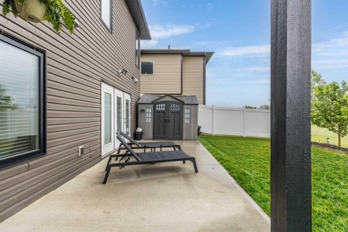 936 Maskell Place Se, Redcliff, AB - Outdoor