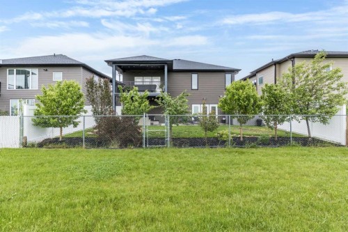 936 Maskell Place Se, Redcliff, AB - Outdoor