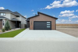 367 Sterling Crescent SEMedicine Hat, AB T1B 0P6