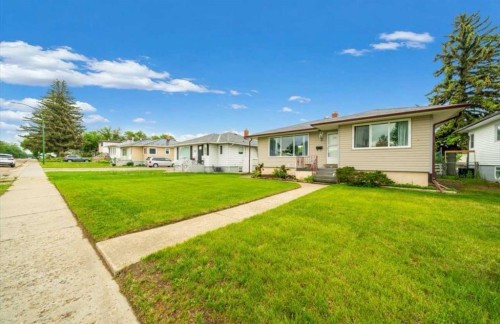343 10 Street SW Medicine Hat, AB T1A 4R6