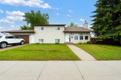 107 Sprague Way SEMedicine Hat, AB T1B 3L5