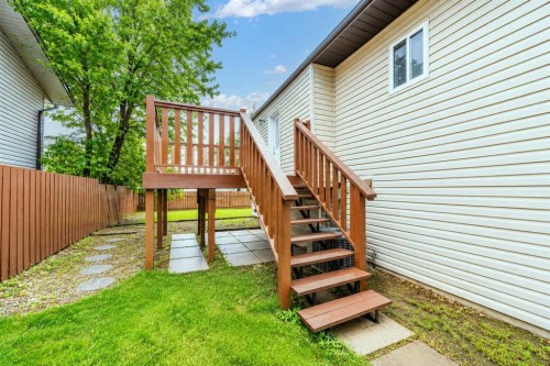 107 Sprague Way Se, Medicine Hat, AB - Outdoor With Exterior