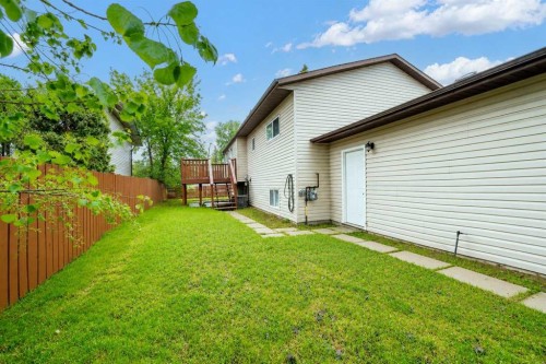 107 Sprague Way Se, Medicine Hat, AB - Outdoor