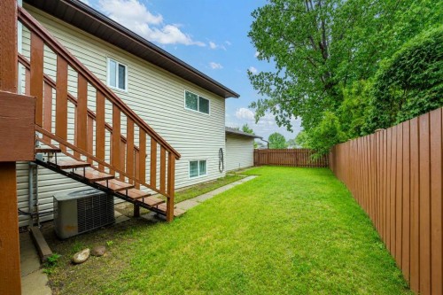 107 Sprague Way Se, Medicine Hat, AB - Outdoor With Exterior