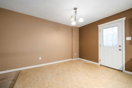 107 Sprague Way Se, Medicine Hat, AB - Indoor Photo Showing Other Room