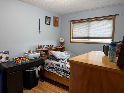 302 5 Avenue West, Burdett, AB 
