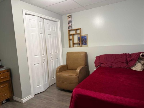 302 5 Avenue West, Burdett, AB 