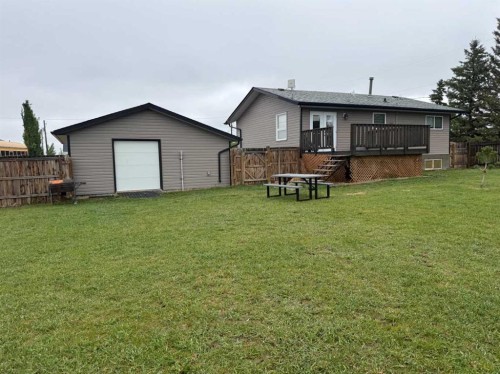 302 5 Avenue West, Burdett, AB 