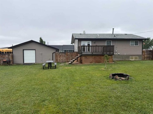 302 5 Avenue West, Burdett, AB 