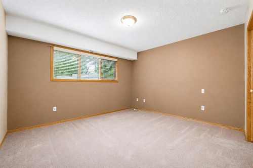 4-407 Macleod Trail Se, Medicine Hat, AB - Indoor Photo Showing Other Room