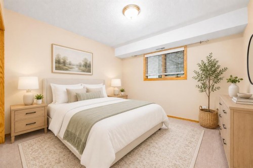 4-407 Macleod Trail Se, Medicine Hat, AB - Indoor Photo Showing Bedroom