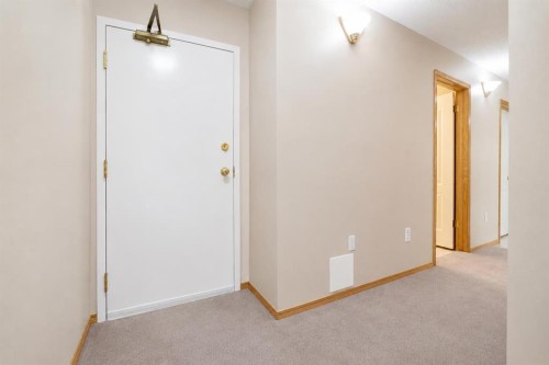 4-407 Macleod Trail Se, Medicine Hat, AB - Indoor Photo Showing Other Room