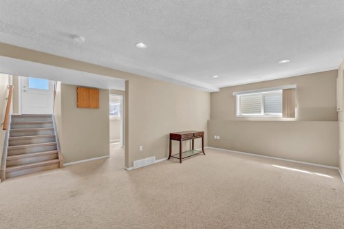 970 Kipling Crescent Sw, Redcliff, AB - Indoor Photo Showing Other Room