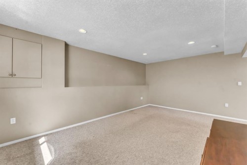 970 Kipling Crescent Sw, Redcliff, AB - Indoor Photo Showing Other Room