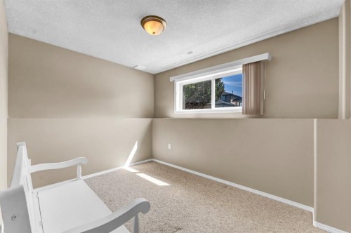 970 Kipling Crescent Sw, Redcliff, AB - Indoor Photo Showing Other Room