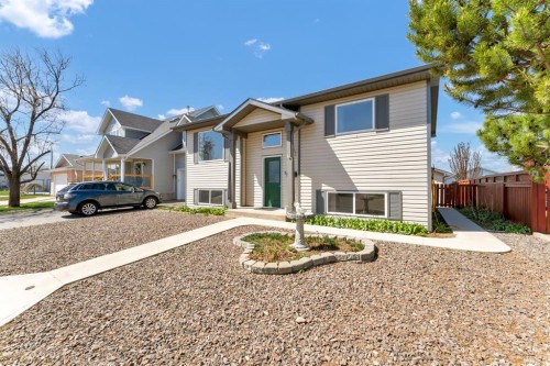 970 Kipling Crescent Sw, Redcliff, AB - Outdoor