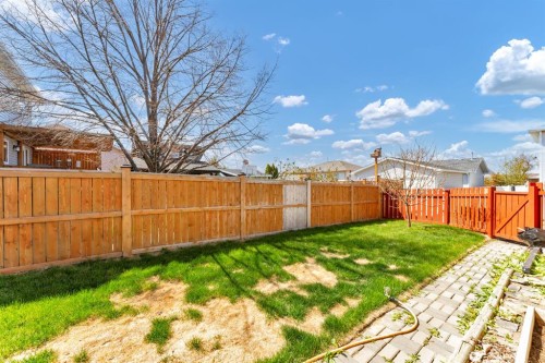 970 Kipling Crescent Sw, Redcliff, AB - Outdoor With Backyard