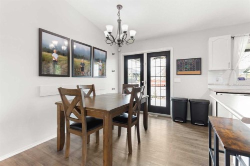 453 Stark Way Se, Medicine Hat, AB - Indoor Photo Showing Dining Room