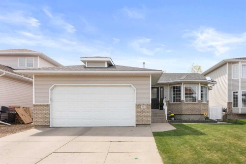 453 Stark Way Se, Medicine Hat, AB - Outdoor