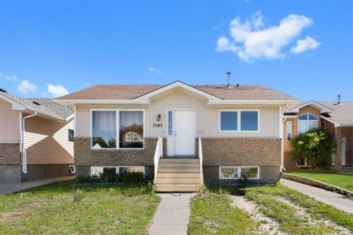2385 Hatcher Drive NE Medicine Hat, AB T1C 1X5