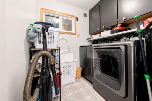 341 Cornell Crescent Sw, Medicine Hat, AB 