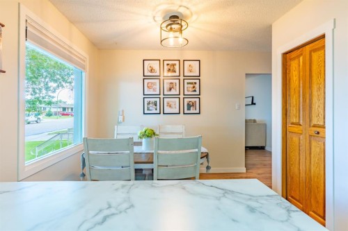 2339 20 Avenue Se, Medicine Hat, AB - Indoor