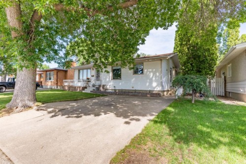 2339 20 Avenue Se, Medicine Hat, AB - Outdoor