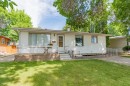 2339 20 Avenue Se, Medicine Hat, AB  - Outdoor With Deck Patio Veranda 