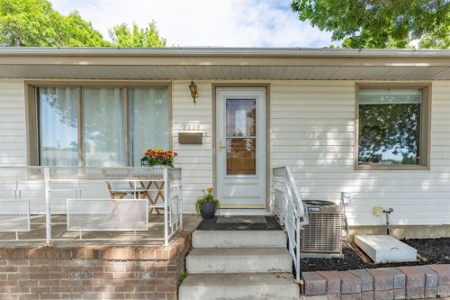 2339 20 Avenue Se, Medicine Hat, AB - Outdoor