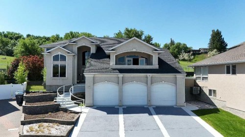 23 Chinook Place SW Medicine Hat, AB T1A 8S1