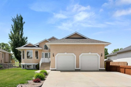 18 Riverview Drive Se, Redcliff, AB 