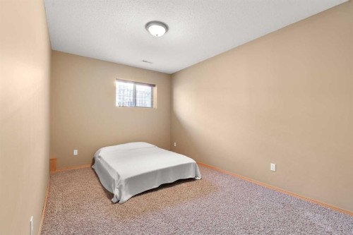 18 Riverview Drive Se, Redcliff, AB 