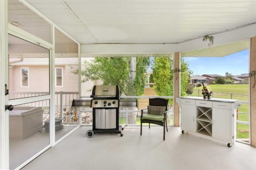 18 Riverview Drive Se, Redcliff, AB 