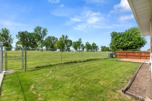 18 Riverview Drive Se, Redcliff, AB 