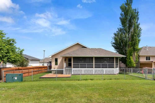 18 Riverview Drive Se, Redcliff, AB 