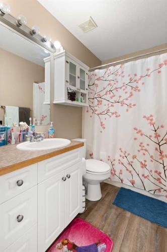 930 Kipling Crescent Sw, Redcliff, AB 