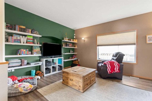 930 Kipling Crescent Sw, Redcliff, AB 