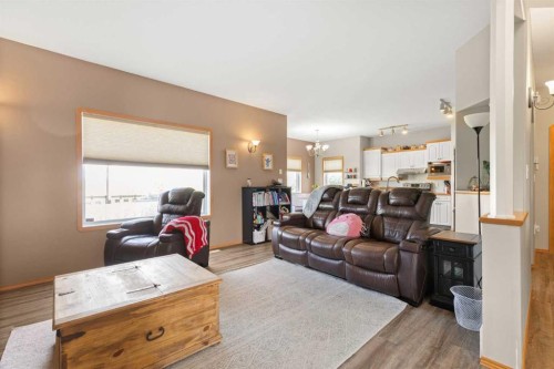 930 Kipling Crescent Sw, Redcliff, AB 