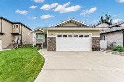 48 Somerside Way SEMedicine Hat, AB T1B 0M1
