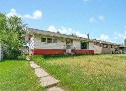 73 Mitchell Crescent NWMedicine Hat, AB T1A 6V2