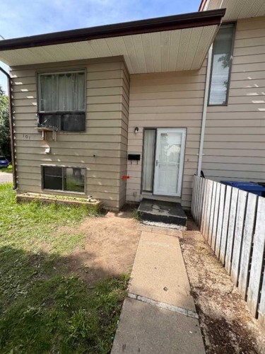 101 Cooney Road SE Medicine Hat, AB T1B 1Y7