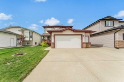 70 Sunrise Street SW Medicine Hat, AB T1B 4N9