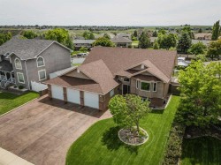 9 Cottonwood Close SWMedicine Hat, AB T1B 4R5