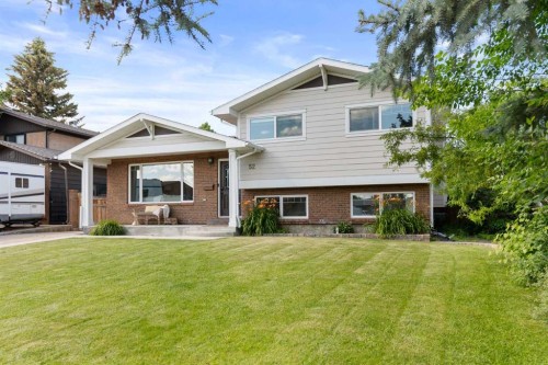 52 Cunliffe Crescent Se, Medicine Hat, AB 